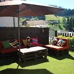 Casa de hóspedes Kutsinska House Progled