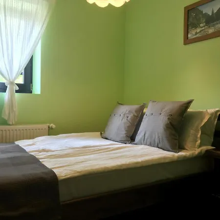 Casa de hóspedes Kutsinska House Progled