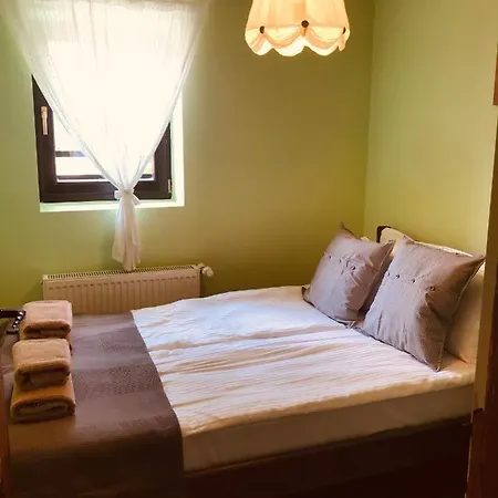 Kutsinska House 4*