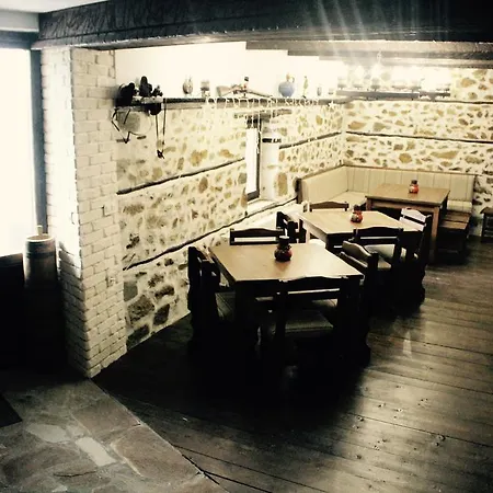 Kutsinska House Pensiune Progled