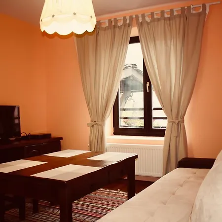 Kutsinska House 3* Progled