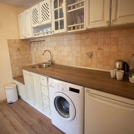 Pensiune Kutsinska House 4*