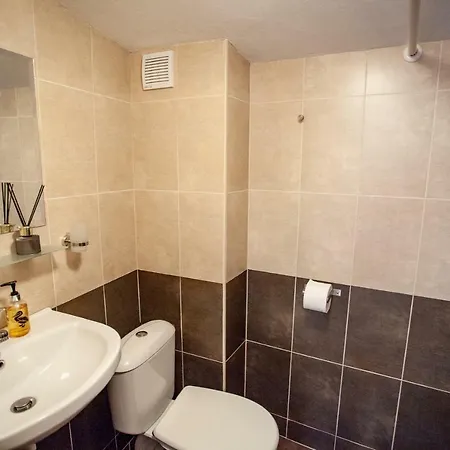 Pensiune Kutsinska House