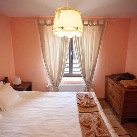 Kutsinska House Affittacamere 3*