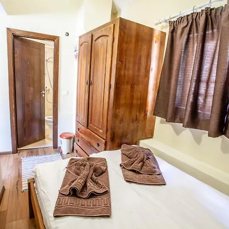 Kutsinska House 4*